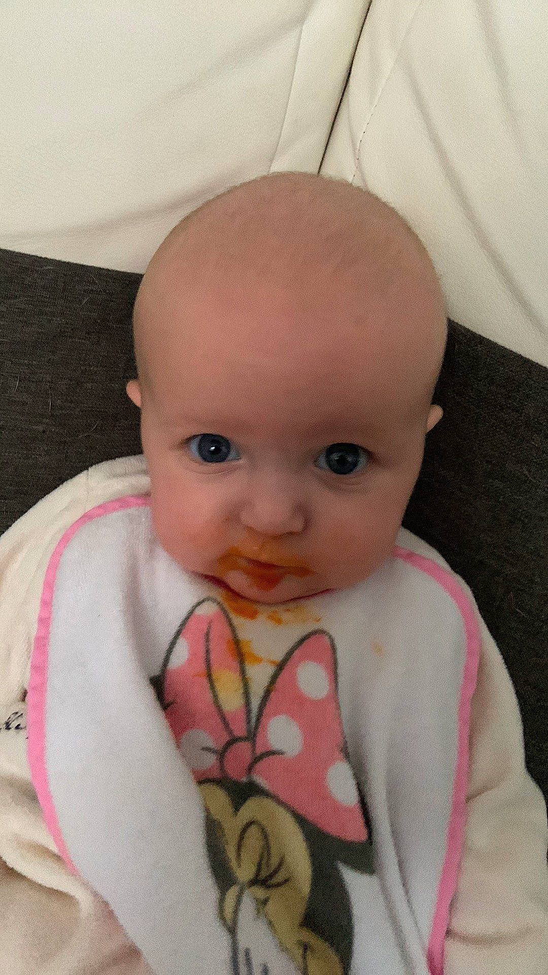 Lévana a rejoint le concours — aidez-le/la à gagner de superbes lots ! baby, baby_products, baby_toddler_clothing, cheek, comfort, dress, ear, eye, eyelash, finger, hand, head, human_body, iris, lip, neck, nose, person, pink, skin