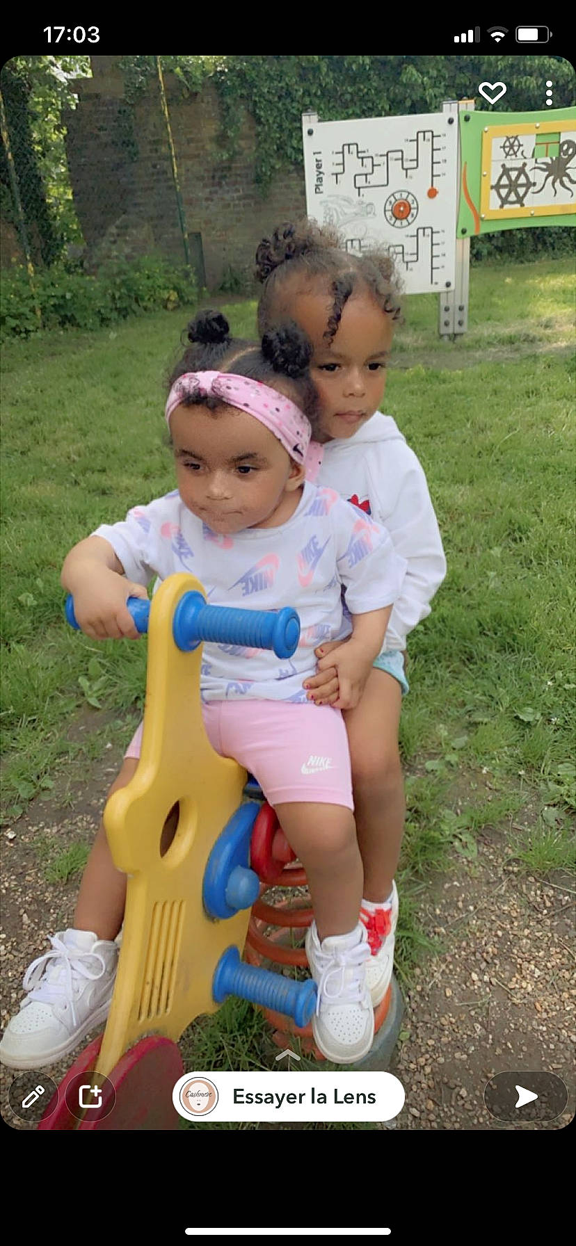 Alyssa a rejoint le concours — aidez-le/la à gagner de superbes lots ! baby_products, baby_toddler_clothing, child, dress, event, eye, face, fun, grass, happy, leisure, musical_instrument, outdoor_play_equipment, people_in_nature, person, plant, recreation, shorts, sitting, summer