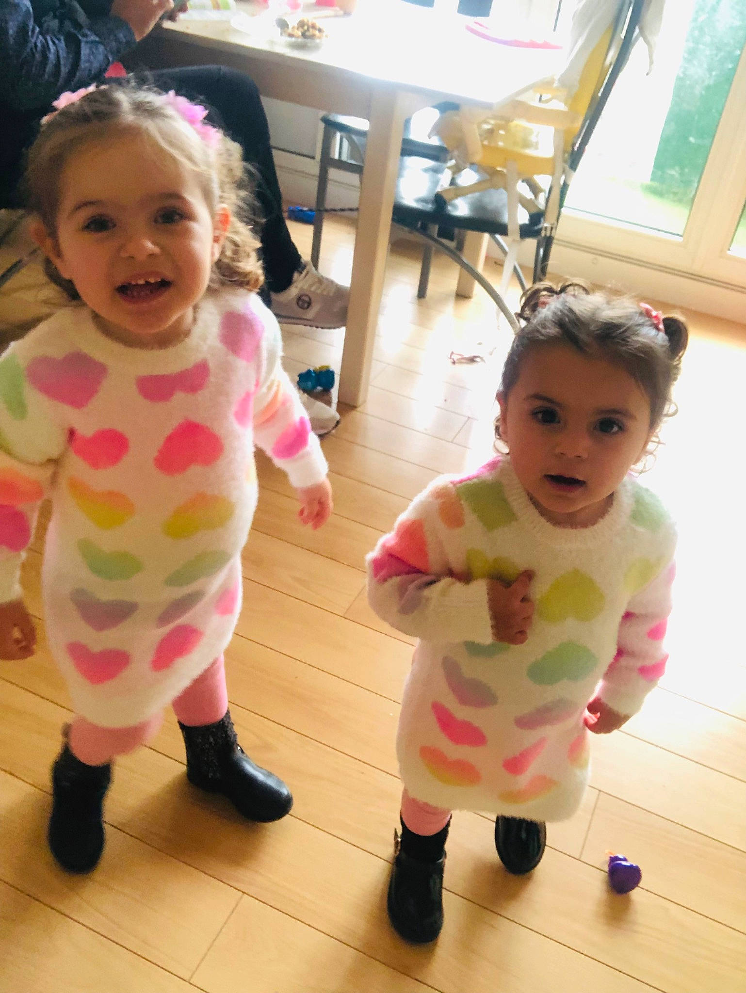 Kamilya participe au concours pour gagner de l'argent avec cette photo : baby, baby_toddler_clothing, cheek, face, facial_expression, floor, gesture, hair, hairstyle, happy, head, joint, leg, person, product, skin, sleeve, smile, standing, toddler