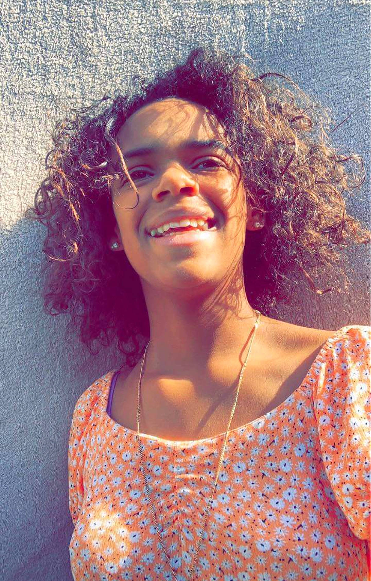 Espérance participe au concours pour gagner de l'argent avec cette photo : beauty, chin, cool, electric_blue, eyebrow, eyewear, facial_expression, flash_photography, fun, hair, happy, head, iris, joy, lip, long_hair, organ, people_in_nature, person, skin