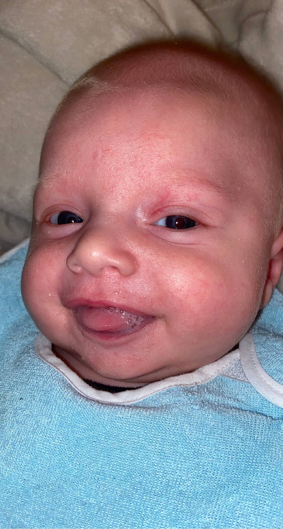 Mayrone a rejoint le concours — aidez-le/la à gagner de superbes lots ! baby, baby_making_funny_faces, baby_toddler_clothing, cheek, child, ear, eyebrow, eyelash, fun, happy, jaw, lip, mouth, nose, person, skin, smile, toddler, tongue, tooth