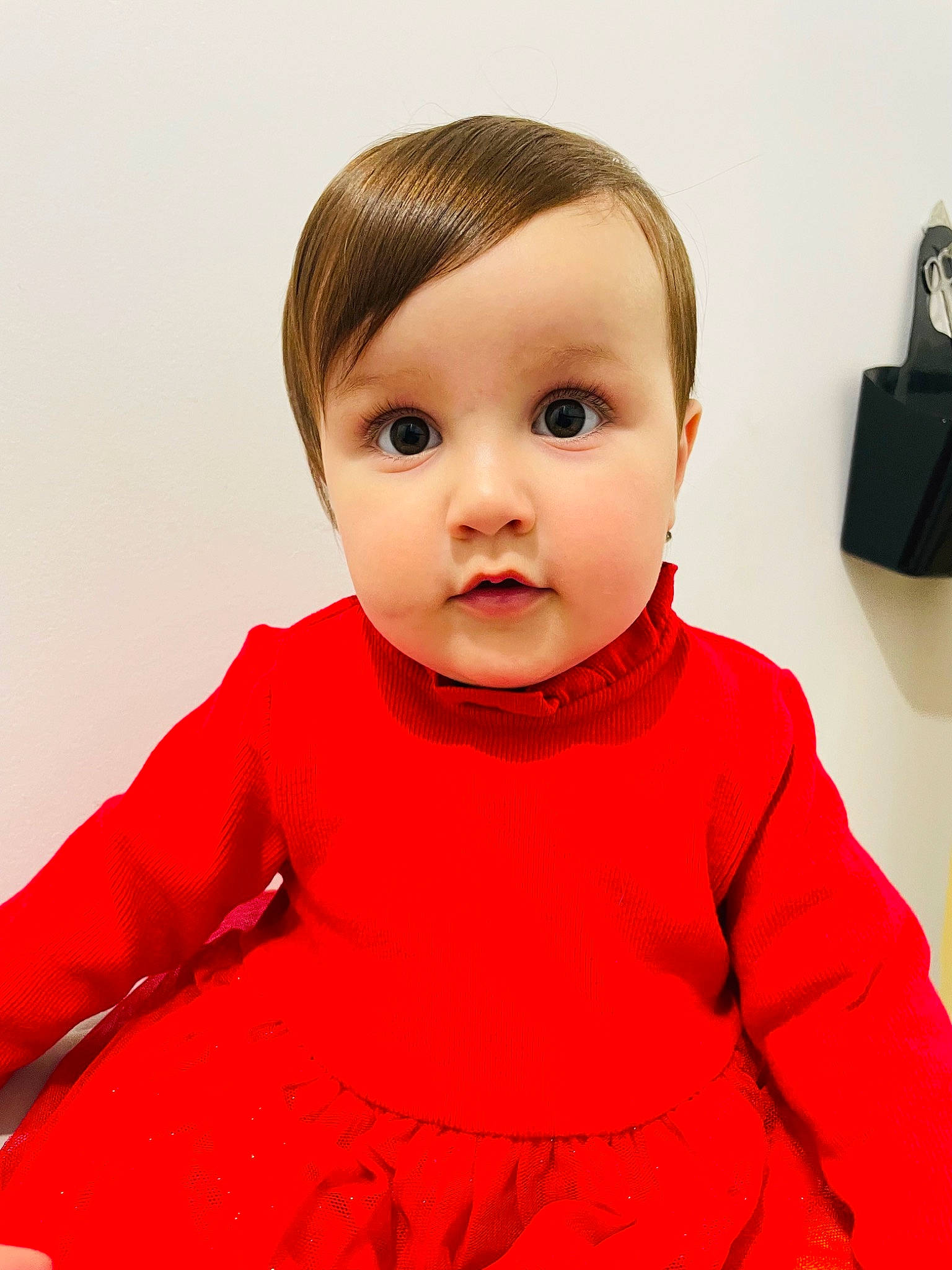 Julia participe au concours pour gagner de l'argent avec cette photo : baby, baby_toddler_clothing, carmine, cheek, child, clothing, collar, dress, eyelash, happy, magenta, neck, no_expression, one_piece_garment, pattern, person, portrait_photography, sleeve, surprise, t_shirt