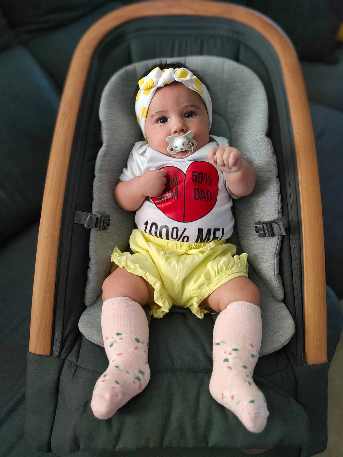 Serena a rejoint le concours — aidez-le/la à gagner de superbes lots ! auto_part, baby, baby_carriage, baby_in_car_seat, baby_products, baby_safety, baby_toddler_clothing, car_seat, chair, cheek, child, comfort, eye, finger, fun, headwear, mouth, person, product, seat_belt