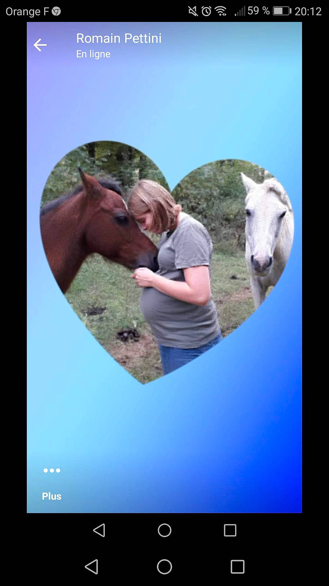 Kangoo participe au concours pour gagner de l'argent avec cette photo : adaptation, electronic_device, horse, organism, photo_caption, photography, screenshot, selfie, stock_photography, technology, wildlife