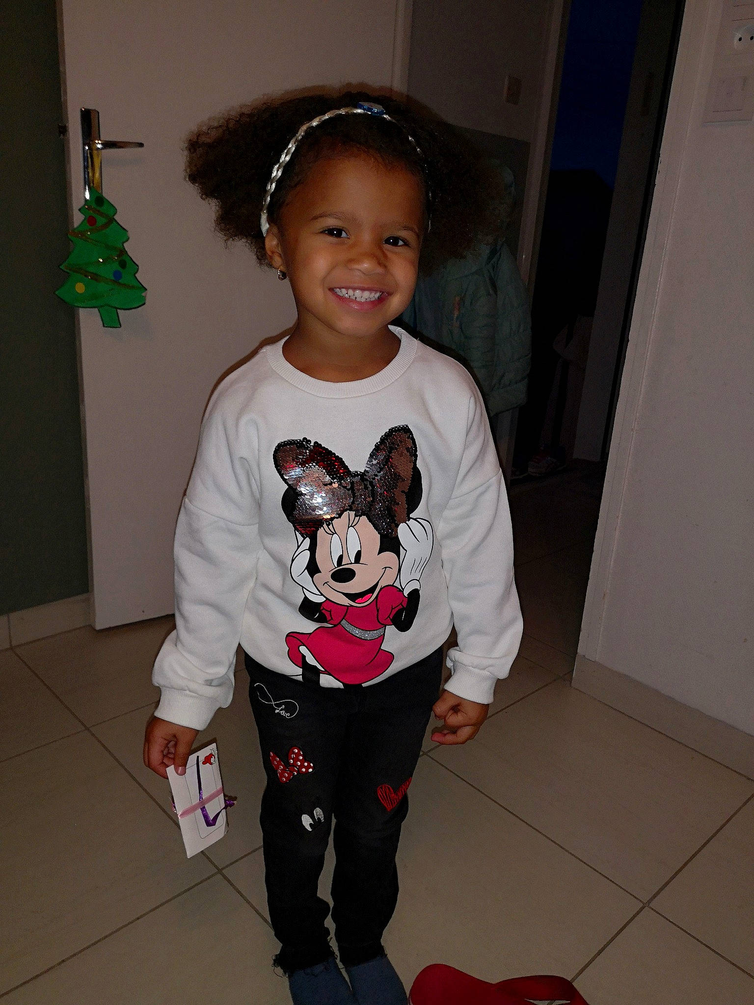 Nyna a rejoint le concours — aidez-le/la à gagner de superbes lots ! child, costume, ear, fawn, joy, person, skin, smile, t_shirt, toddler