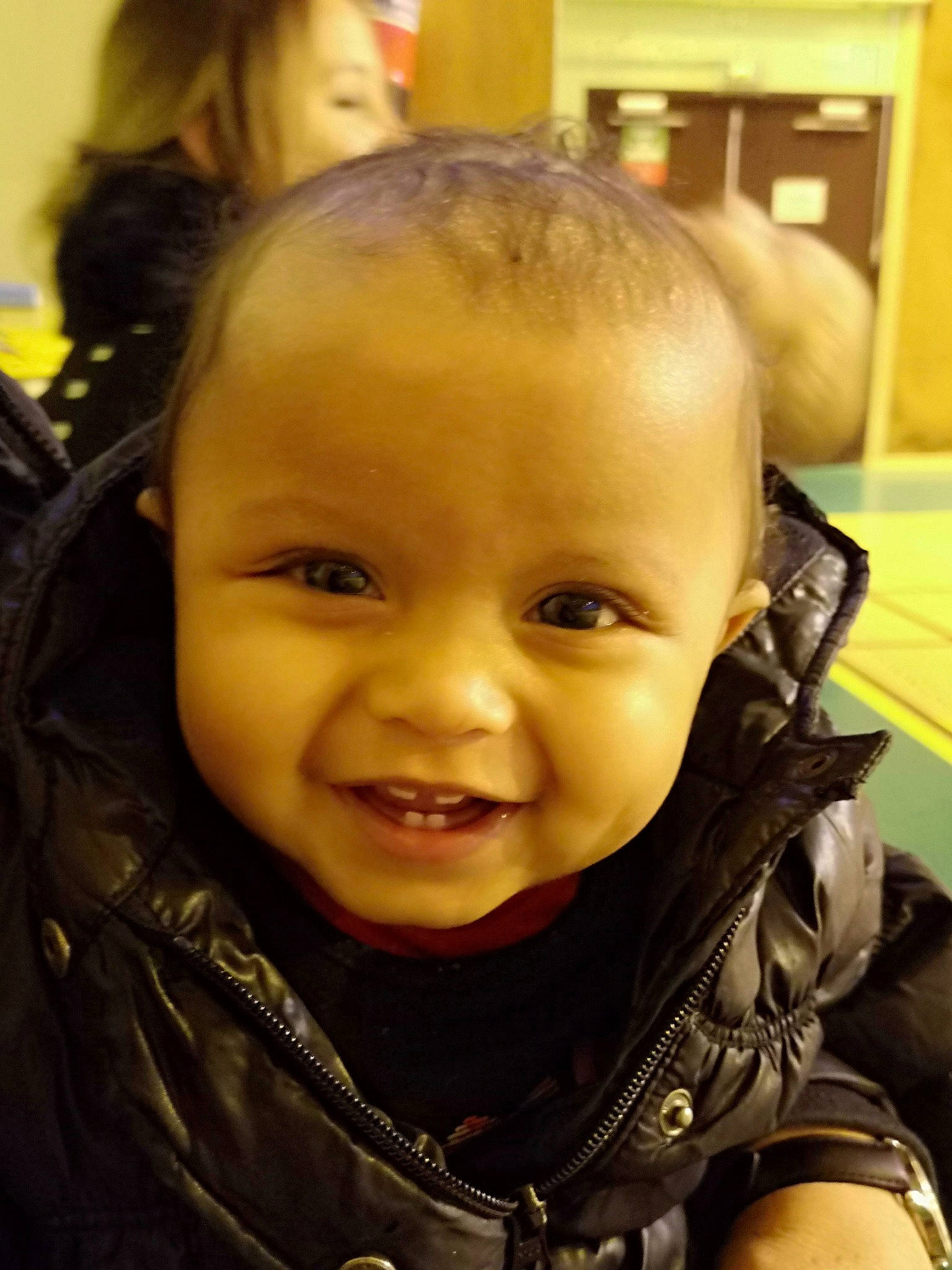 Nora participe au concours pour gagner de l'argent avec cette photo : black_hair, cheek, child, chin, ear, eye, eyebrow, face, forehead, girl, hair, hairstyle, head, infant, joy, nose, person, product, skin, smile