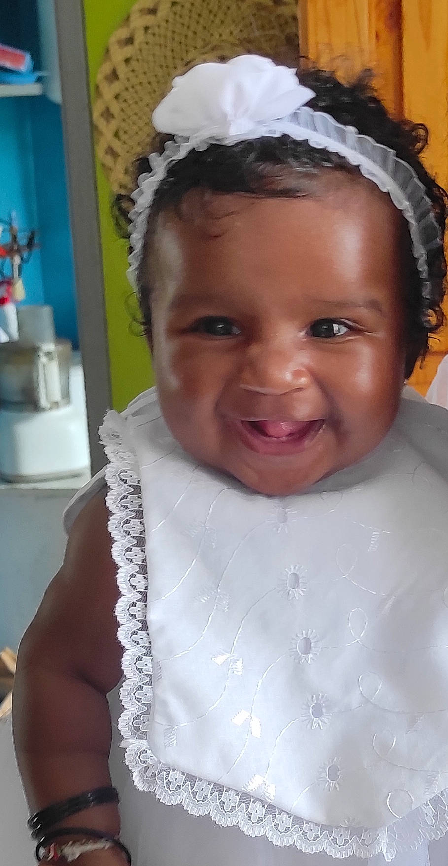 Élyaïdja participe au concours pour gagner de l'argent avec cette photo : cheek, chin, eye, eyebrow, eyelash, facial_expression, forehead, hair, hairstyle, head, human, iris, jaw, joy, lip, mouth, nose, organ, person, skin