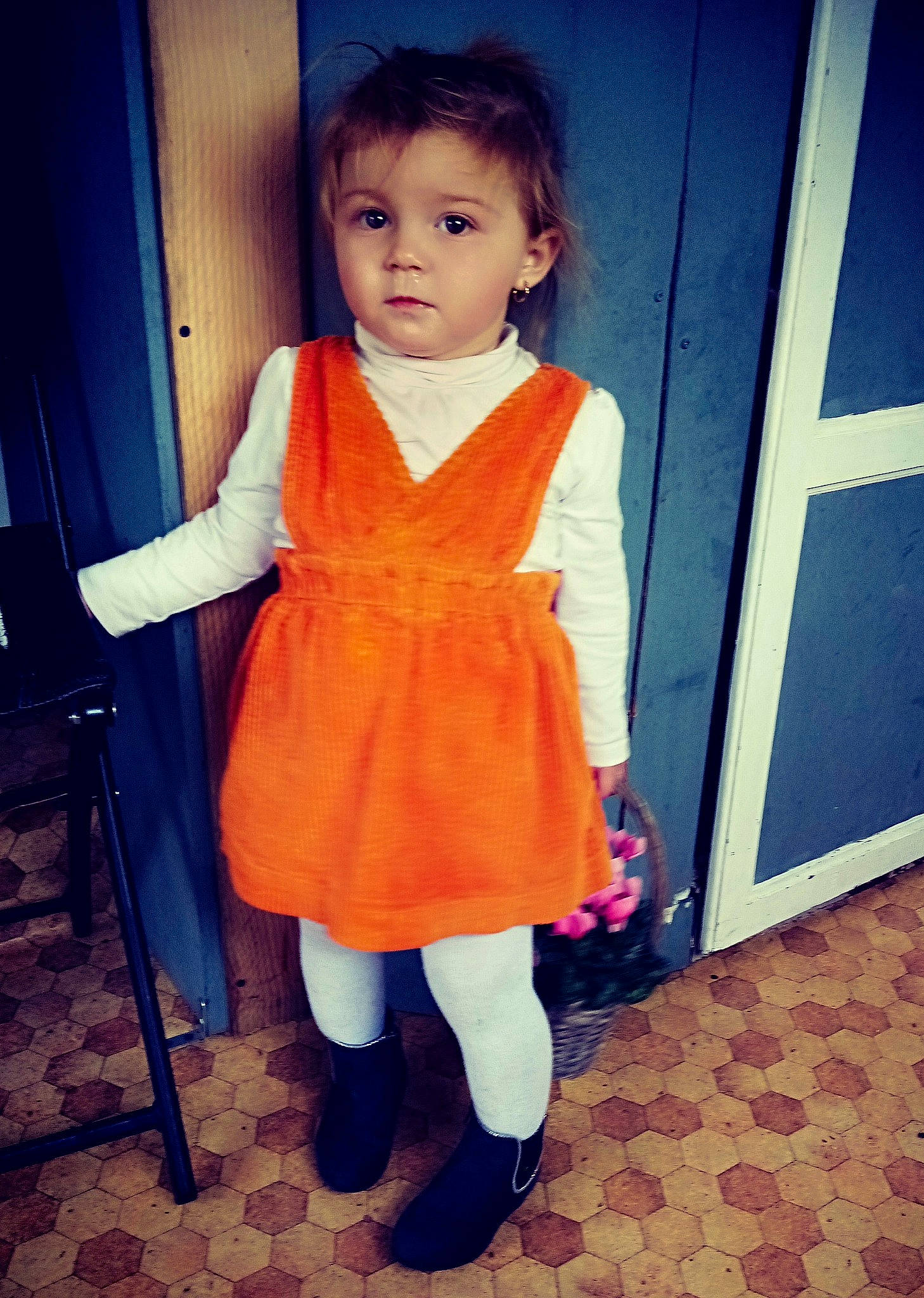 Briana Horn a rejoint le concours — aidez-le/la à gagner de superbes lots ! child, child_model, clothing, dress, face, person, smile, standing, toddler