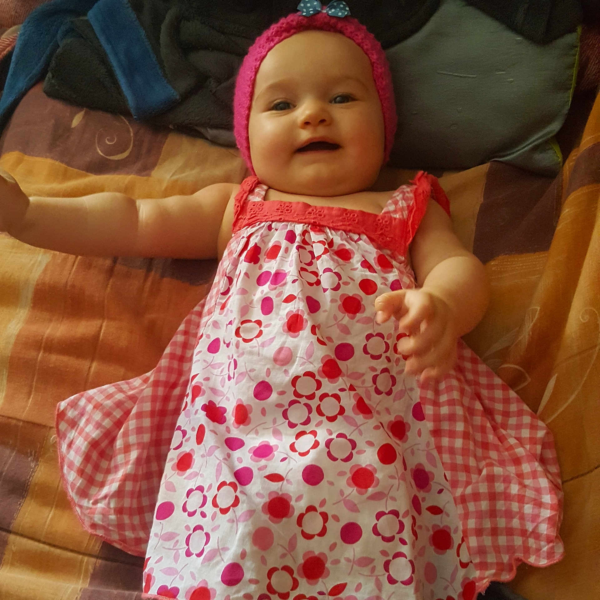 Malia Vagne Dumay participe au concours pour gagner de l'argent avec cette photo : child, doll, girl, infant, pattern, person, pink, product, skin, textile, toddler, toy