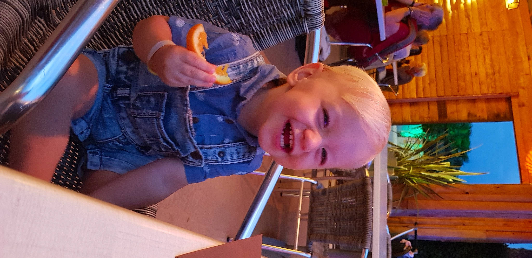 Guiliann participe au concours pour gagner de l'argent avec cette photo : child, fun, joy, person, toddler