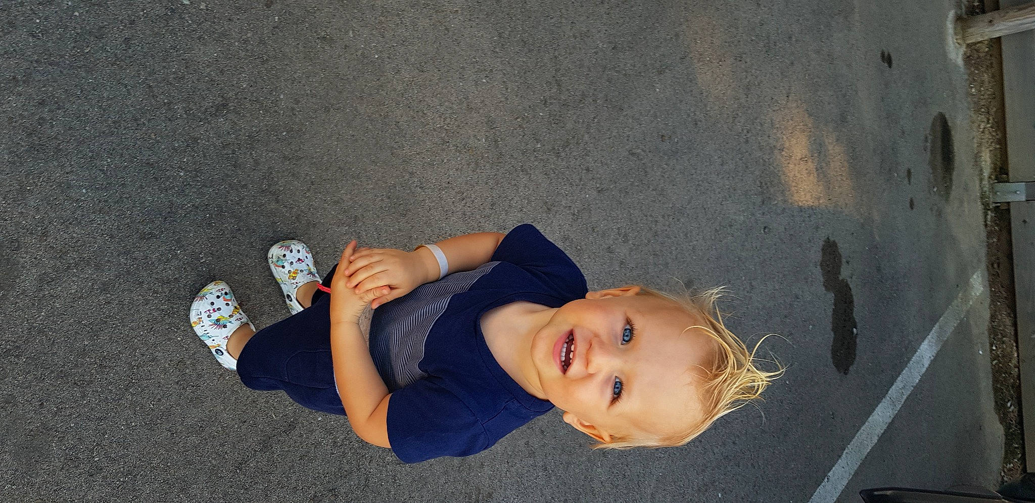 Guiliann participe au concours pour gagner de l'argent avec cette photo : child, person