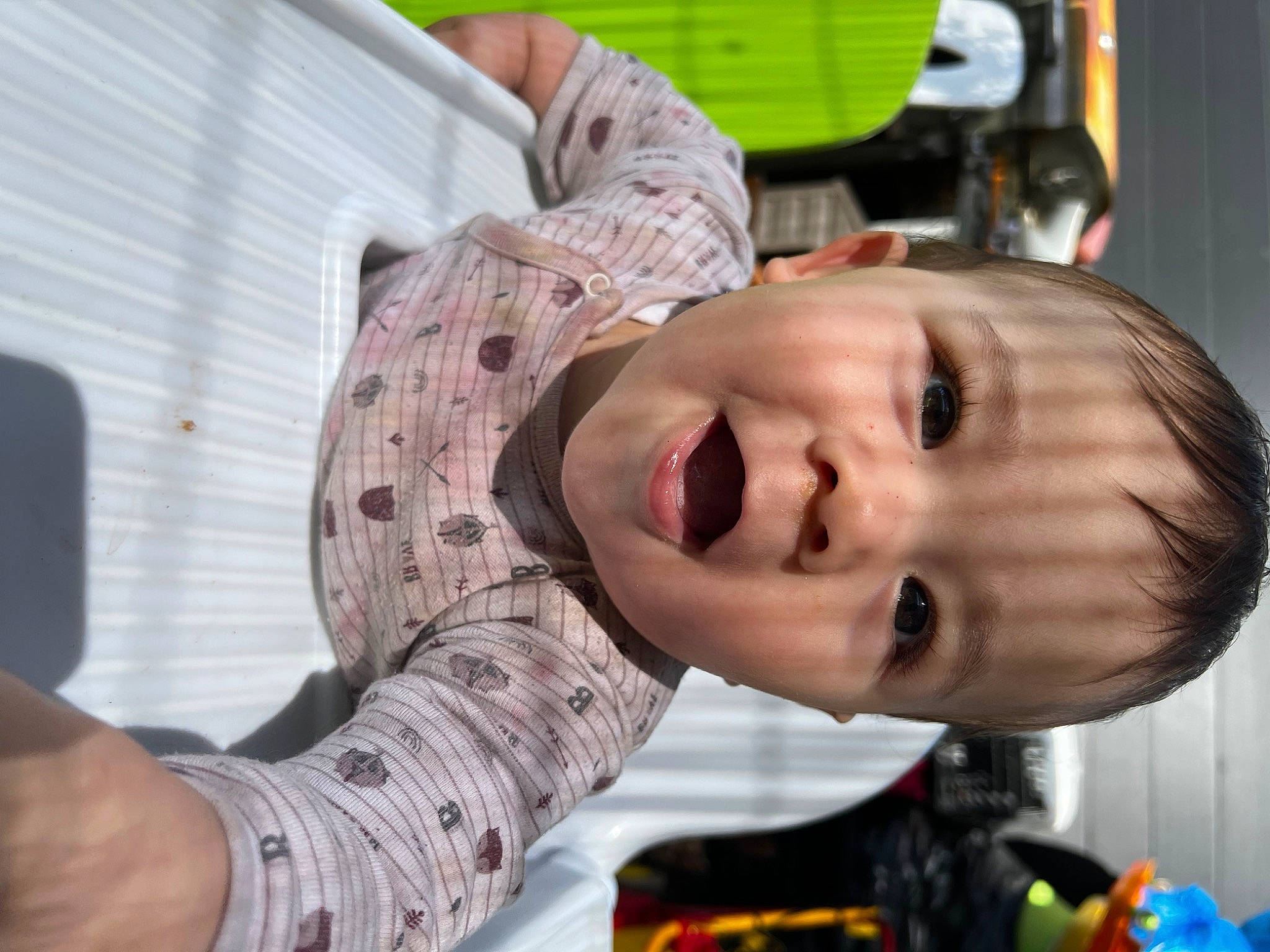 Yuri a rejoint le concours — aidez-le/la à gagner de superbes lots ! baby, cheek, child, eyelash, fun, gesture, happy, headgear, mouth, nose, pattern, person, plaid, sitting, sleeve, smile, toddler, vacation