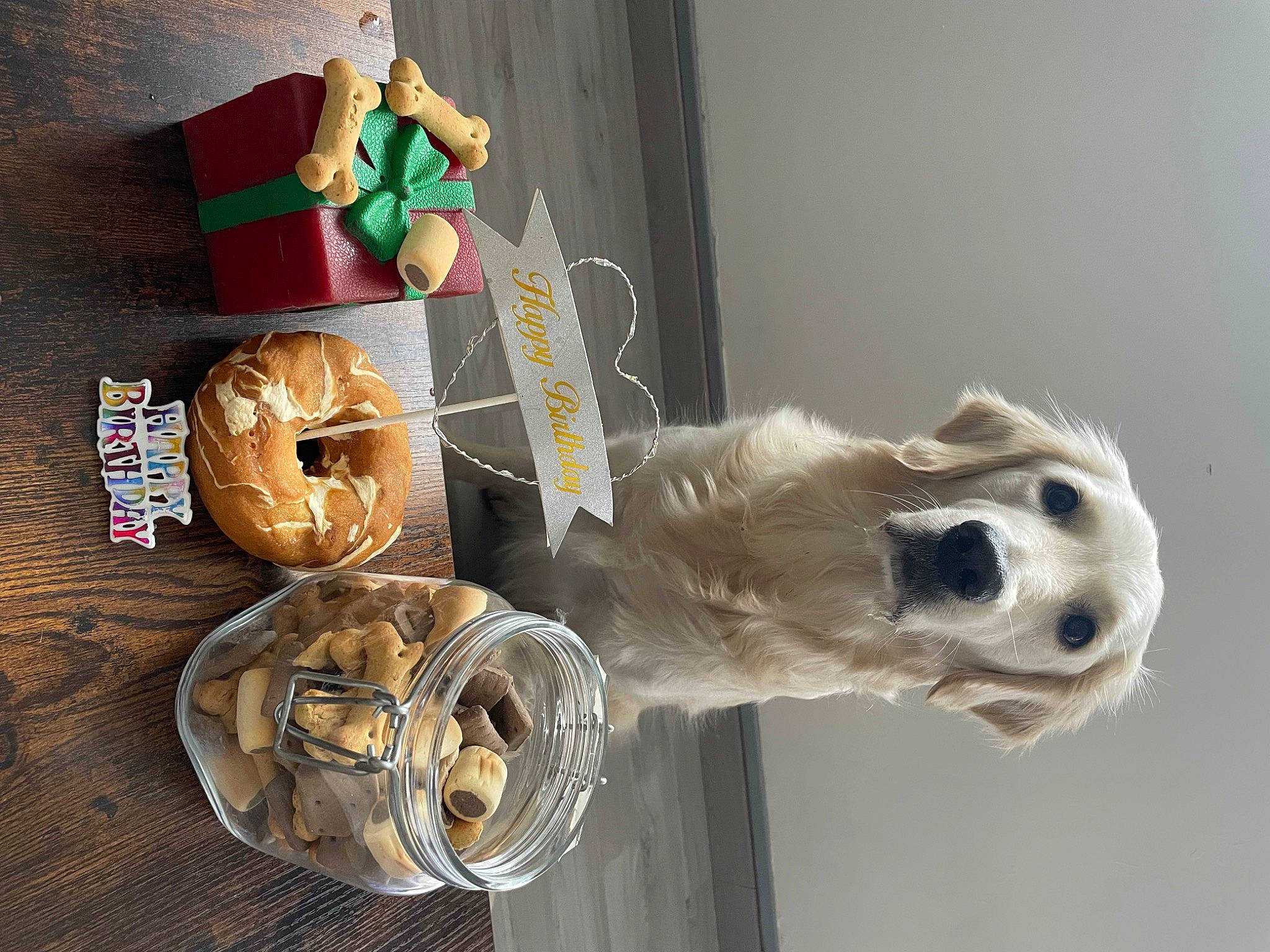 Sora a rejoint le concours — aidez-le/la à gagner de superbes lots ! art, automotive_tire, baby_toys, bone, comfort_food, door, machine, plastic, room, skull, toy, visual_arts, window, wood