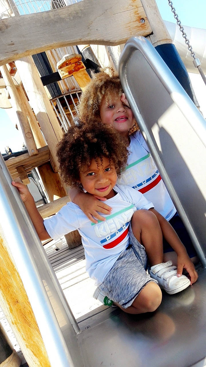 Lyes participe au concours pour gagner de l'argent avec cette photo : child, joy, person, smile