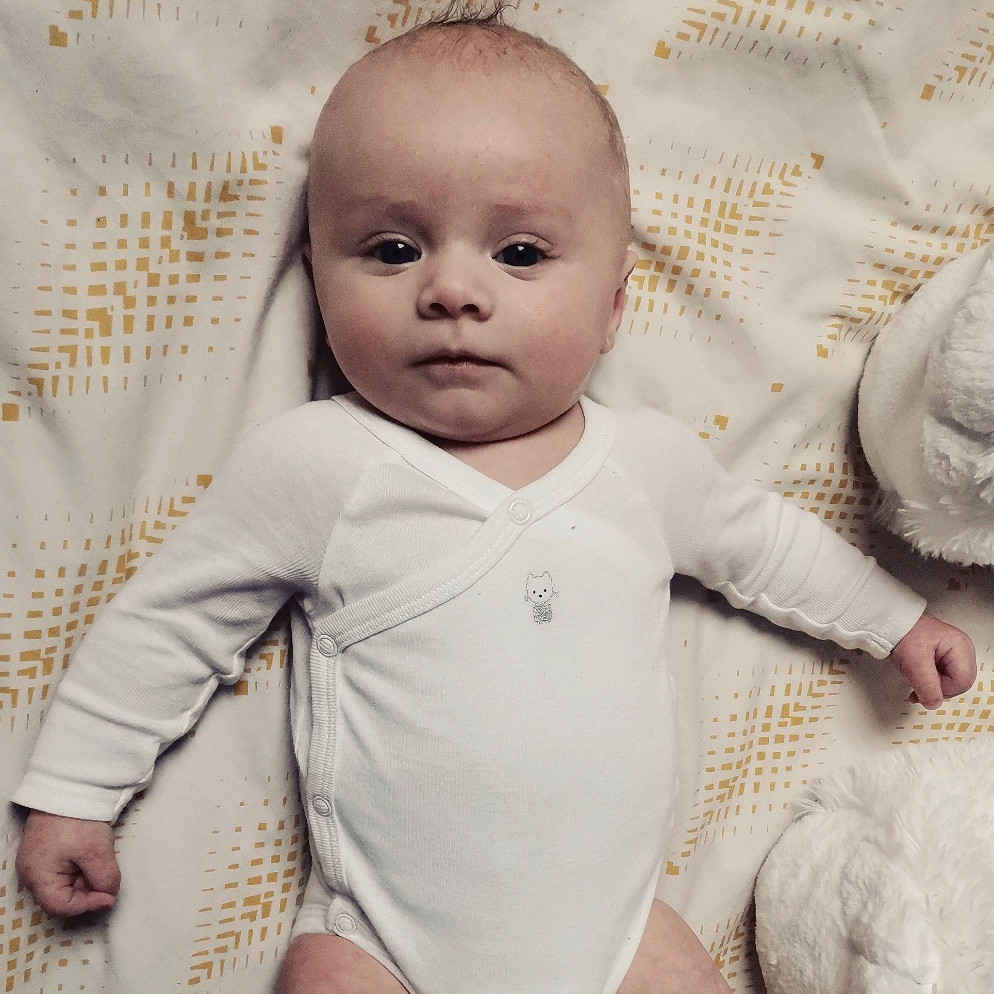 Cameron participe au concours pour gagner de l'argent avec cette photo : arm, baby, baby_toddler_clothing, cheek, comfort, cool, eye, facial_expression, finger, gesture, happy, iris, lip, person, pink, product, skin, sleeve, textile, toddler