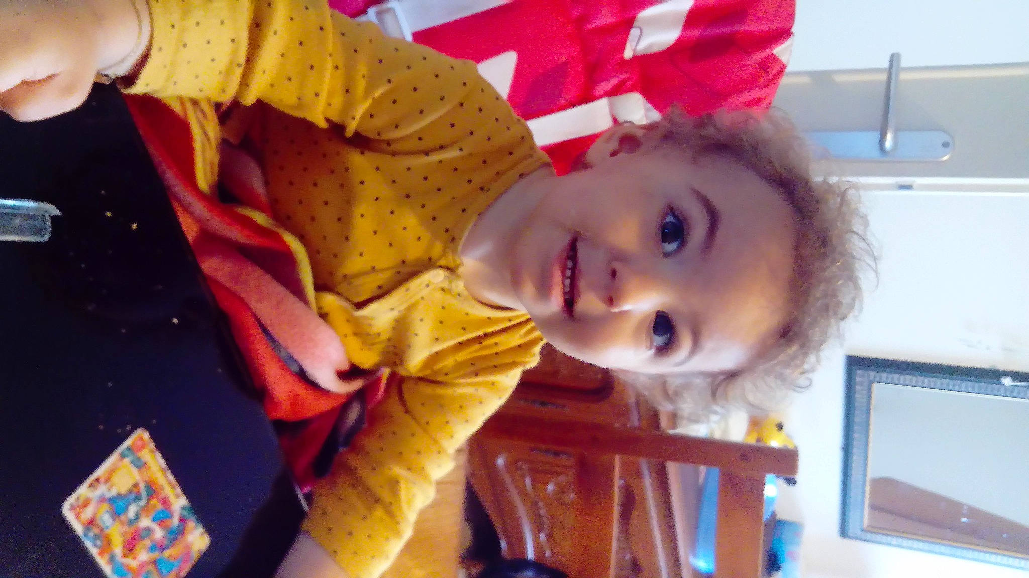 Bryan participe au concours pour gagner de l'argent avec cette photo : cheek, child, fashion_accessory, fun, happy, home_appliance, iris, linens, magenta, person, pink, play, room, selfie, skin, smile, snapshot, television, toddler, vacation