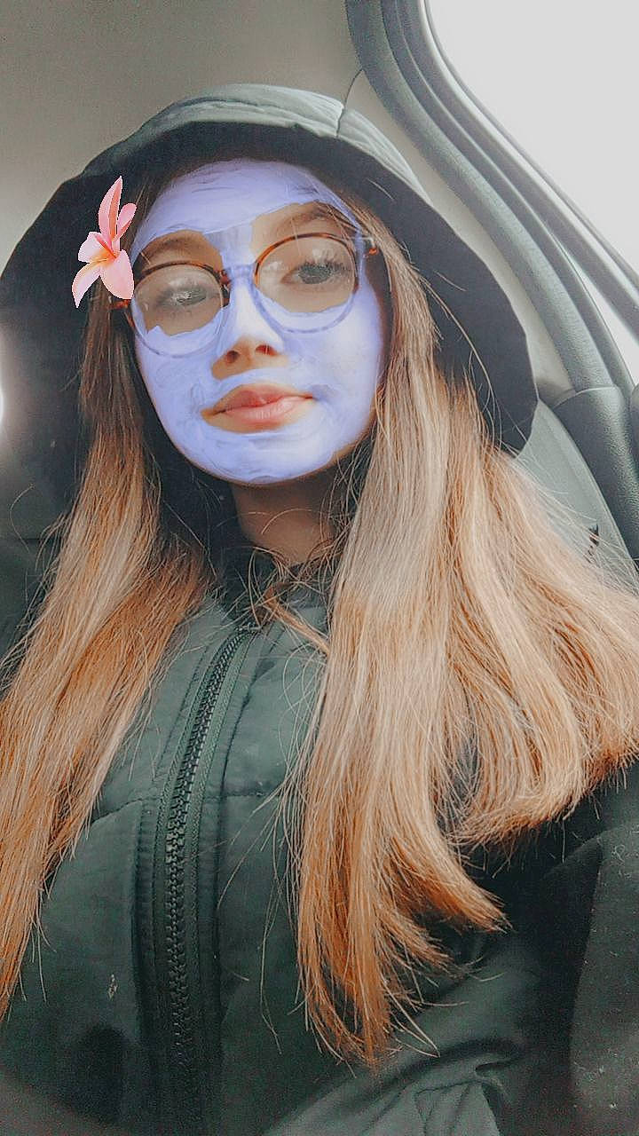 Naima a rejoint le concours — aidez-le/la à gagner de superbes lots ! bangs, black_hair, cool, earrings, electric_blue, eyebrow, eyelash, eyewear, face, fashion_design, flash_photography, glasses, head, headgear, jewellery, lip, long_hair, outerwear, person, vision_care