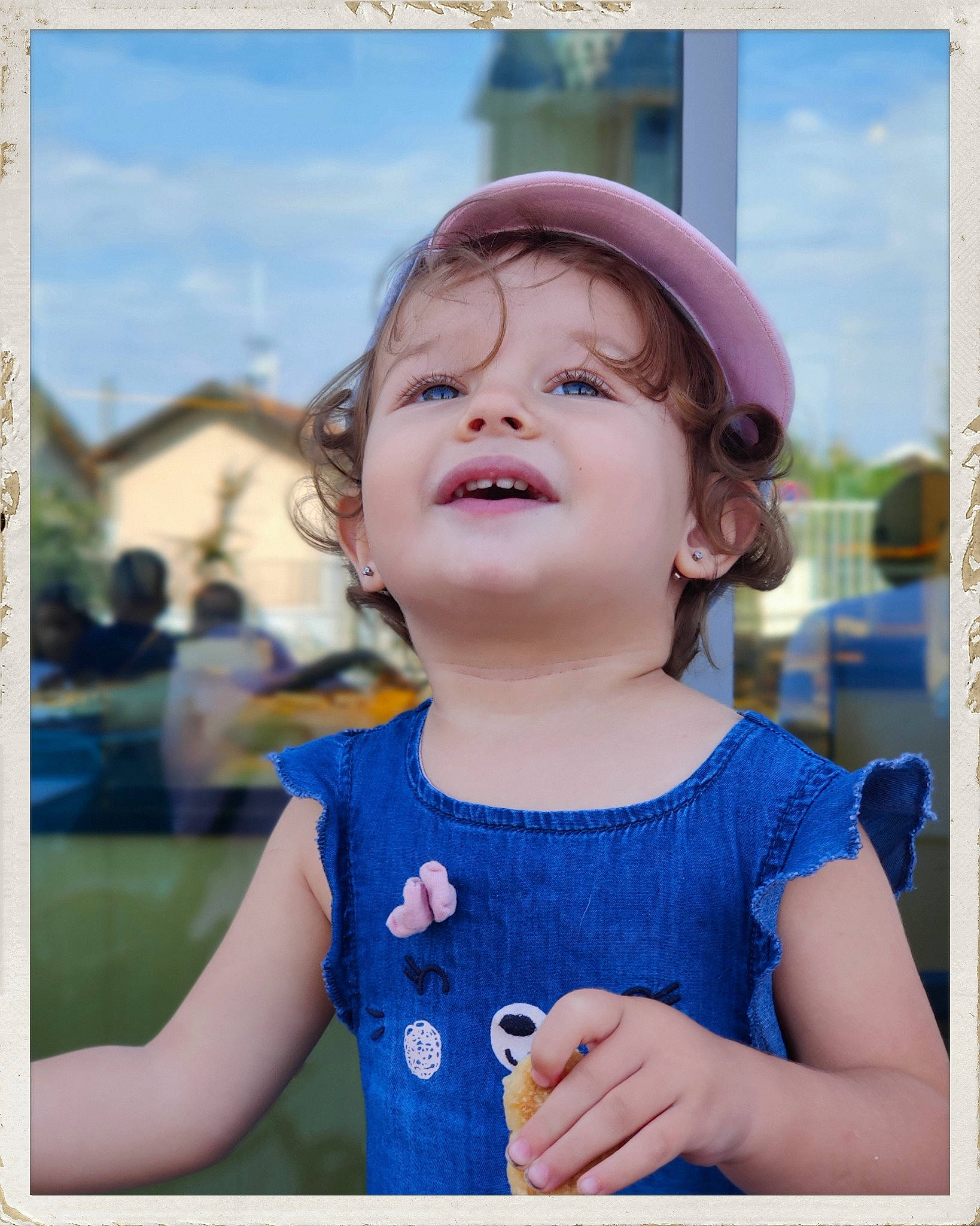 Cassandra participe au concours pour gagner de l'argent avec cette photo : baby, child, face, facial_expression, fun, gesture, happy, laugh, person, photography, skin, smile, snapshot, toddler, vacation