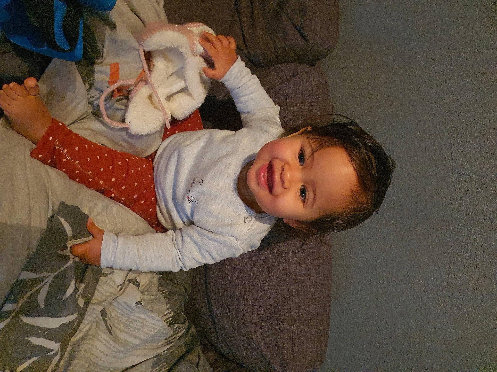 Lexie a rejoint le concours — aidez-le/la à gagner de superbes lots ! baby, baby_toddler_clothing, cheek, child, comfort, human, laugh, person, plush, stuffed_toy, toddler, toy