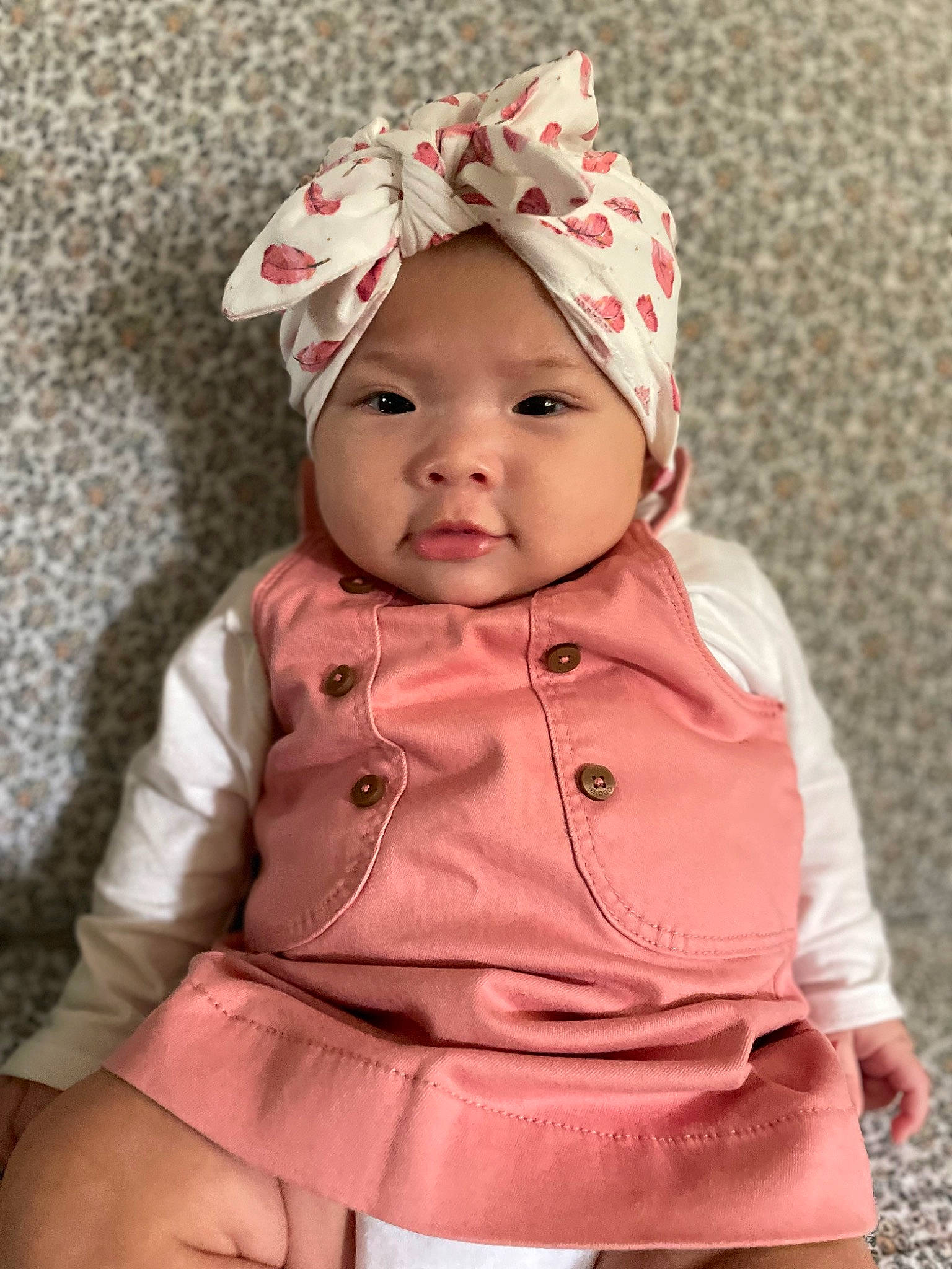 Jade Et Tessa participe au concours pour gagner de l'argent avec cette photo : baby, baby_toddler_clothing, cap, cheek, chin, costume_hat, dress, eye, face, happy, head, headgear, headwear, human_body, knit_cap, lip, person, pink, skin, sleeve
