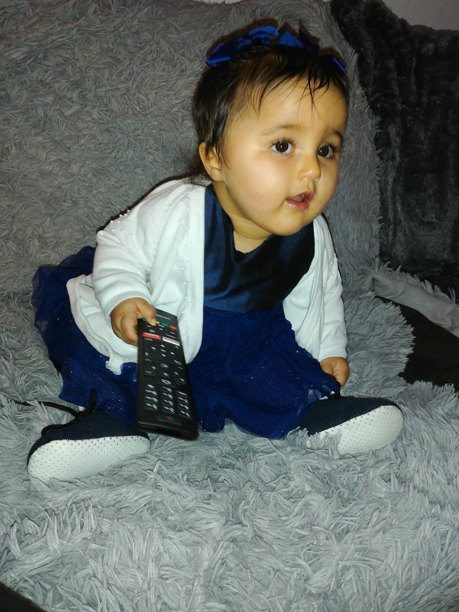 Liyah a rejoint le concours — aidez-le/la à gagner de superbes lots ! arm, baby, baby_toddler_clothing, child, eye, goggles, hand, mouth, nose, overall, person, sitting, sock, toddler