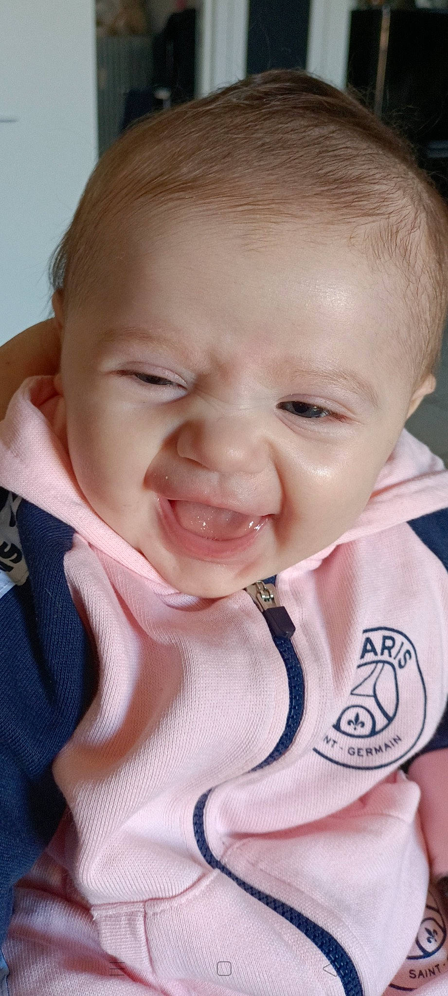 Marine a rejoint le concours — aidez-le/la à gagner de superbes lots ! baby, baby_toddler_clothing, cheek, child, chin, ear, eye, eyebrow, facial_expression, happy, iris, lip, mouth, neck, nose, person, pink, skin, sleeve, smile