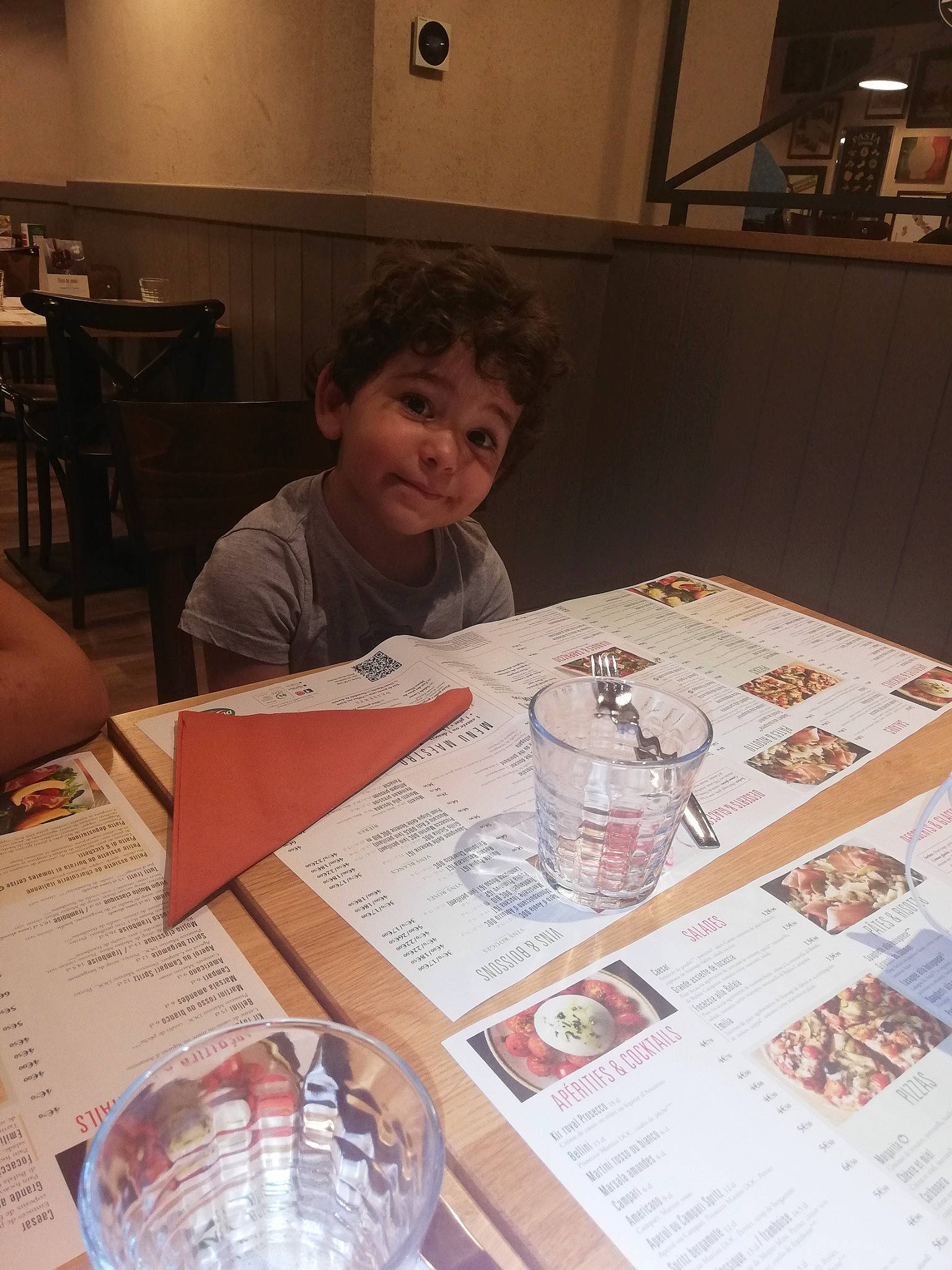 Malek a rejoint le concours — aidez-le/la à gagner de superbes lots ! person