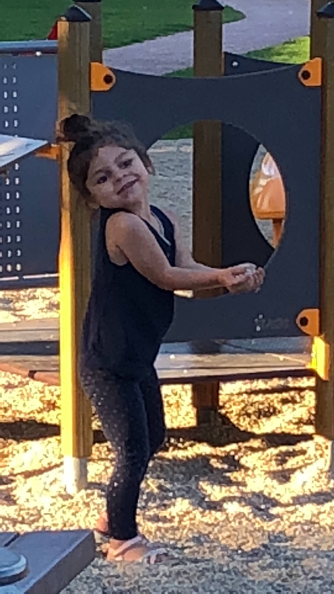 Asma a rejoint le concours — aidez-le/la à gagner de superbes lots ! fun, joy, person, physical_fitness, play, recreation