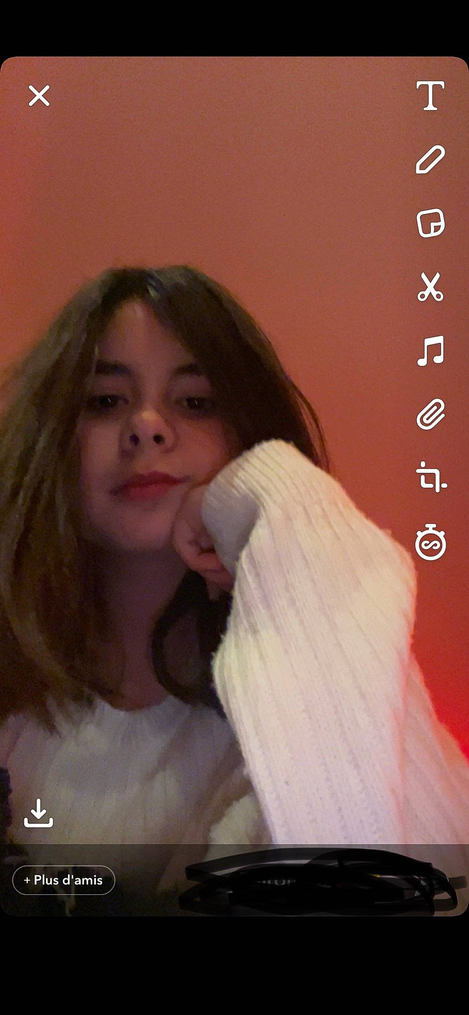 Marie a rejoint le concours — aidez-le/la à gagner de superbes lots ! black_hair, cheek, chin, ear, eye, eyebrow, eyelash, flash_photography, forehead, gesture, happy, iris, jaw, lip, long_hair, mouth, neck, nose, person, skin