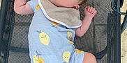 Maëlio a rejoint le concours — aidez-le/la à gagner de superbes lots ! baby, sleeping, onesie, bib, infant, outdoor_chair, mesh, relaxed, peaceful, skin, legs, arms, hands, feet, cute, clothing, portrait, resting, infant_baby, child