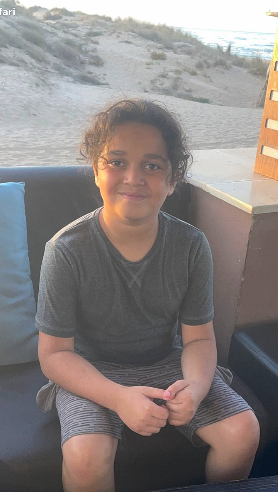 Islam participe au concours pour gagner de l'argent avec cette photo : beauty, black, comfort, cool, elbow, eyewear, fun, hairstyle, happy, human, joy, knee, leisure, mammal, morning, organ, person, smile, snapshot, summer