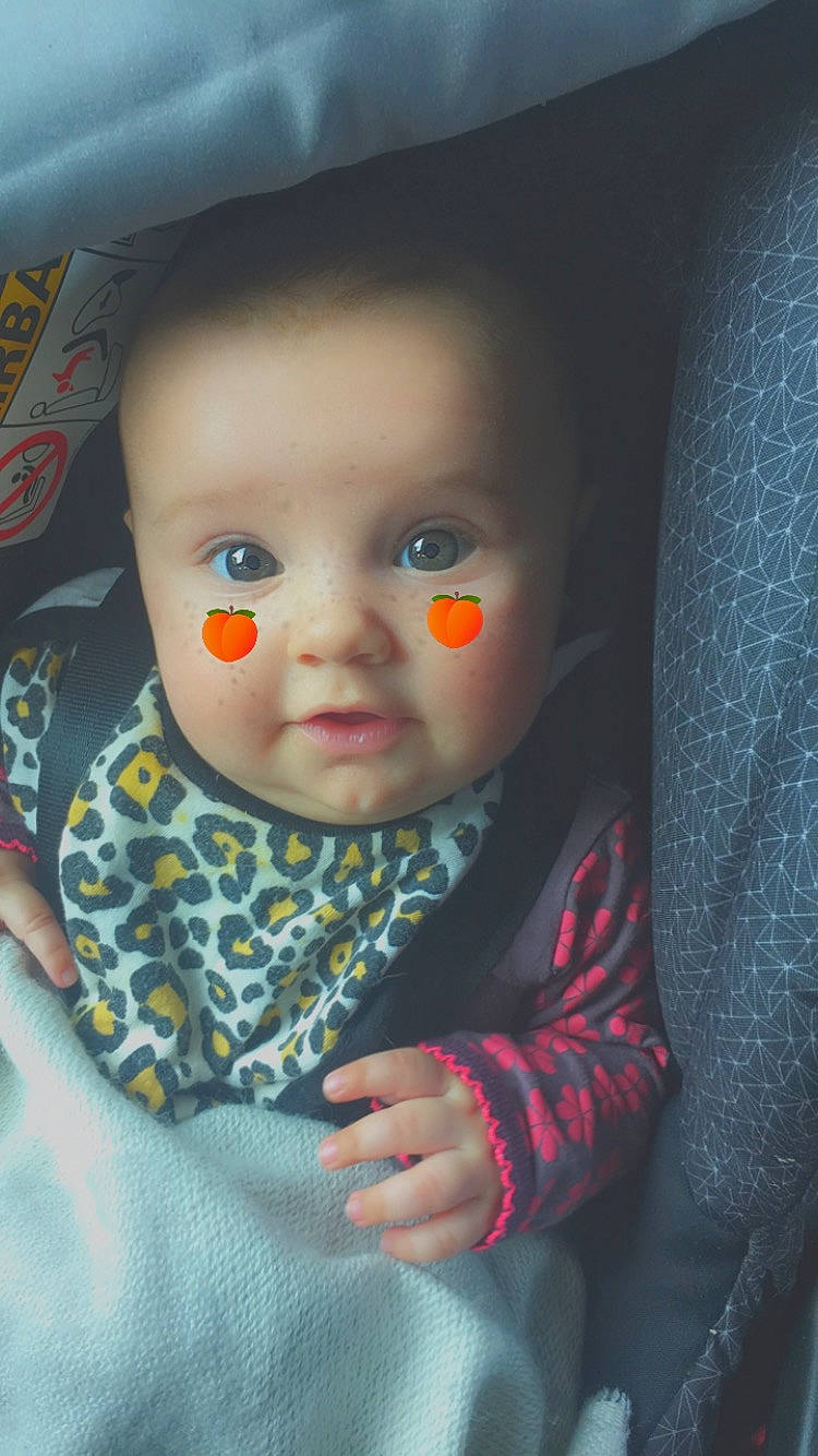 Leyla a rejoint le concours — aidez-le/la à gagner de superbes lots ! baby, cheek, child, doll, eye, face, forehead, head, iris, lip, mouth, nose, person, skin, toddler, toy, yellow