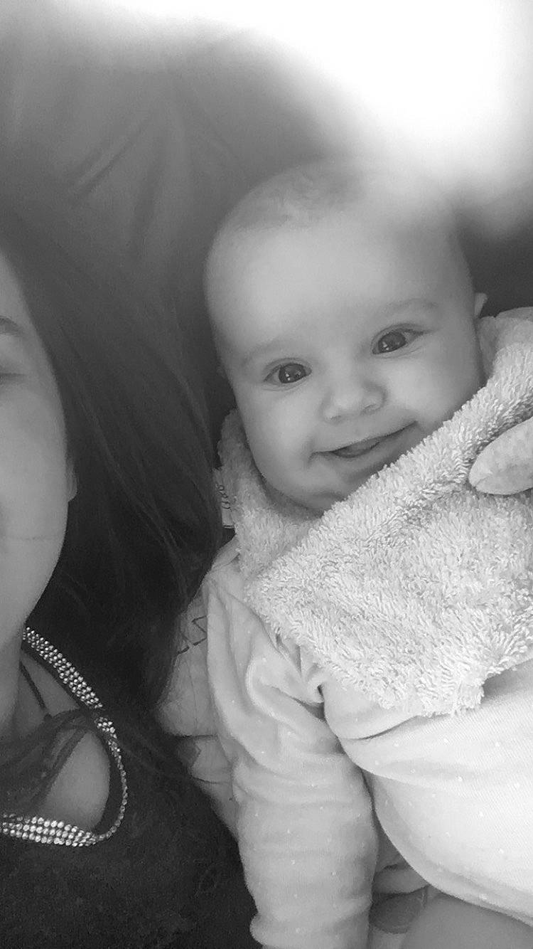 Leyla participe au concours pour gagner de l'argent avec cette photo : baby, beauty, black, black_and_white, cheek, child, eye, face, head, joy, lip, monochrome, monochrome_photography, nose, people, person, photograph, skin, smile, snapshot