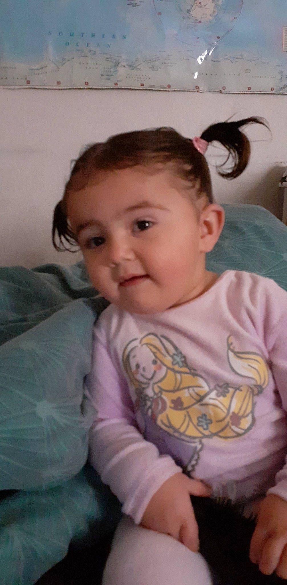 Prudence a rejoint le concours — aidez-le/la à gagner de superbes lots ! baby, baby_toddler_clothing, cheek, chin, comfort, cool, ear, eye, eyebrow, eyelash, forehead, hair, iris, lip, mouth, neck, nose, person, skin, sleeve