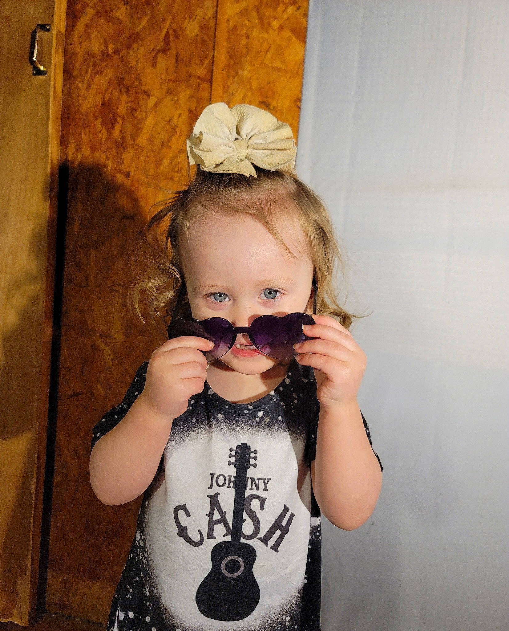 Elizabeth joined the competition — help win amazing prizes! arm, baby_toddler_clothing, beard, dress, eyebrow, eyelash, eyewear, goggles, hair, happy, head, jewellery, mouth, neck, person, personal_protective_equipment, sleeve, sunglasses, t_shirt, toddler