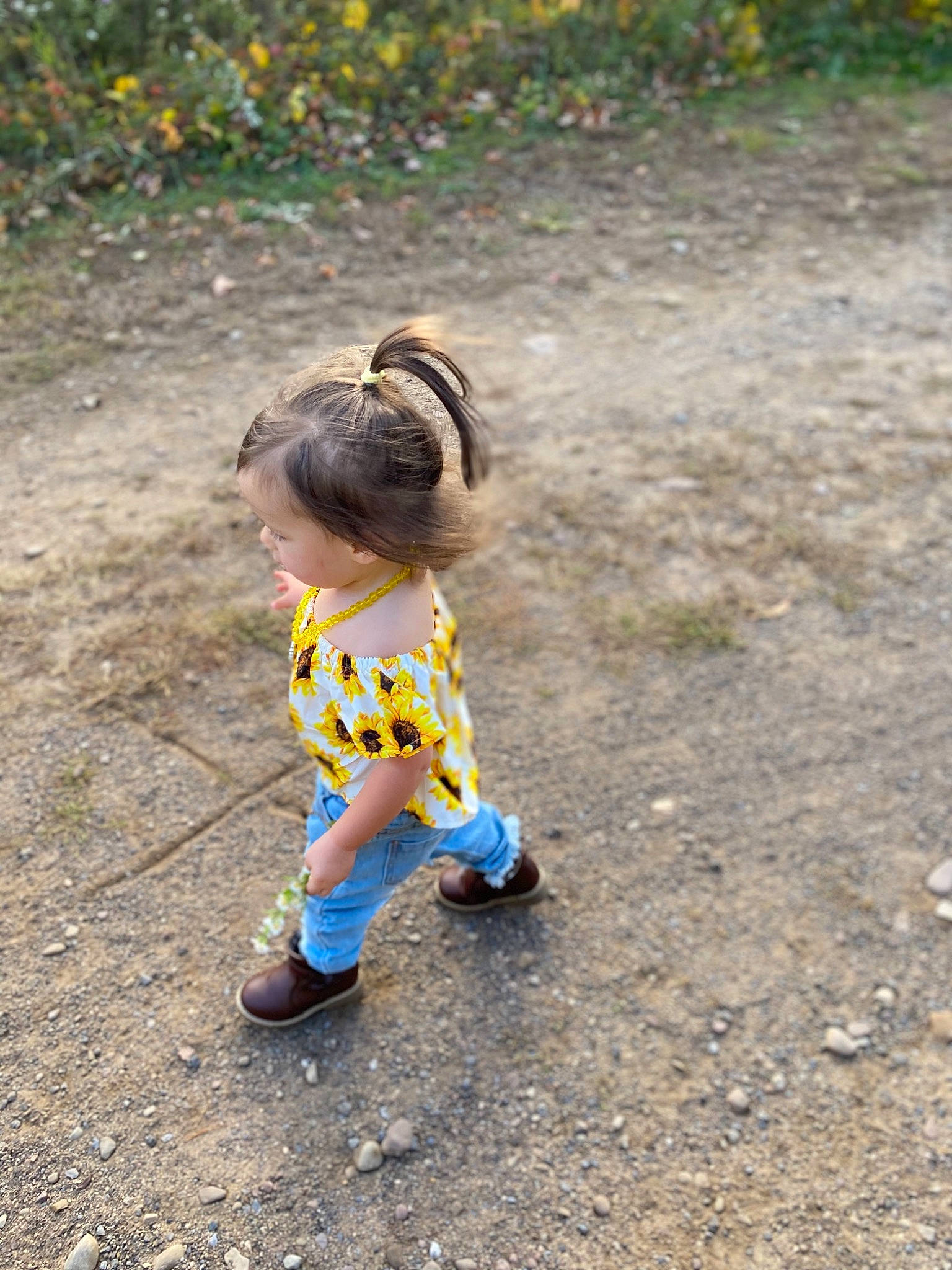 Ramona is registered to the contest to win money with this photo: adaptation, child, fun, person, play, recreation, smile, soil, toddler, yellow