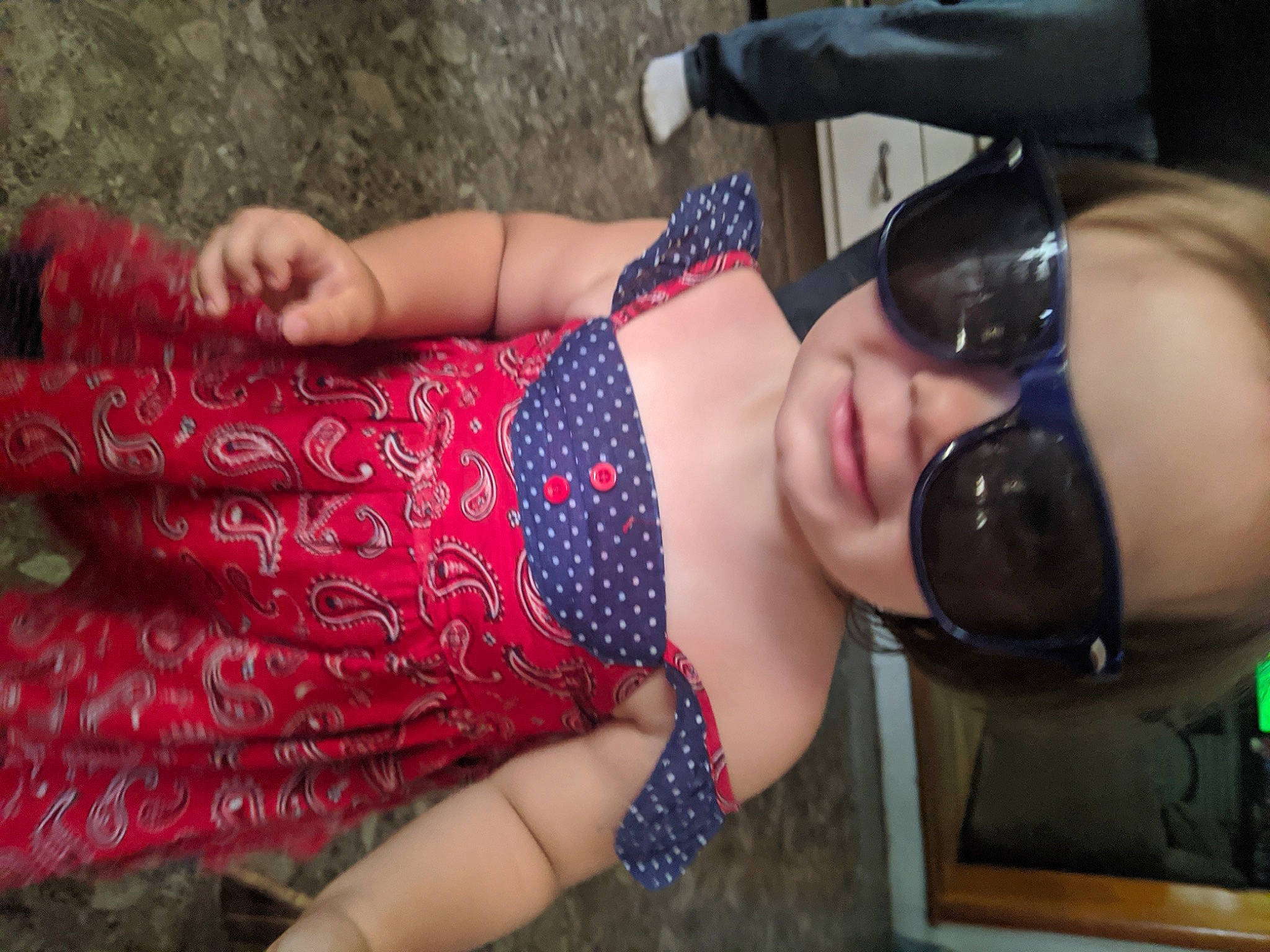 Ramona is registered to the contest to win money with this photo: abdomen, black_hair, flesh, leg, person, thigh, trunk