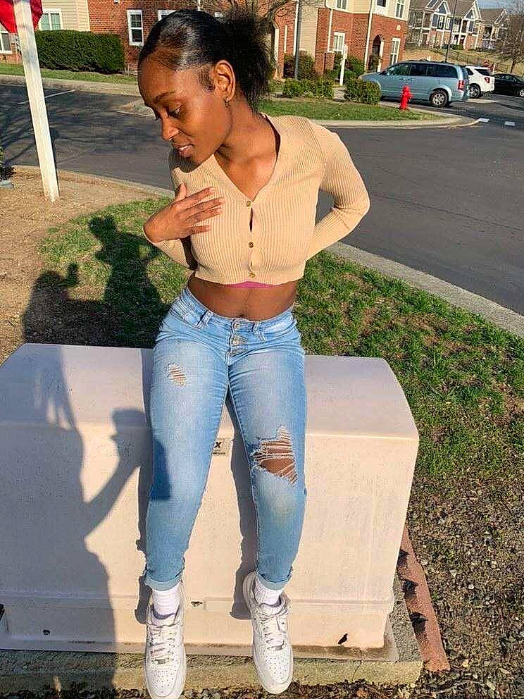 Maziya is registered to the contest to win money with this photo: abdomen, belt, chest, denim, electric_blue, eyewear, glasses, grass, jeans, knee, leg, leisure, neck, people, person, shoe, sunglasses, thigh, tree, trunk