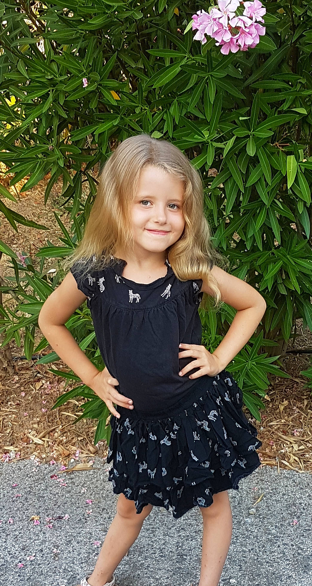 Ava participe au concours pour gagner de l'argent avec cette photo : baby_toddler_clothing, blond, child_model, clothing, day_dress, embellishment, happy, iris, joy, pattern, person