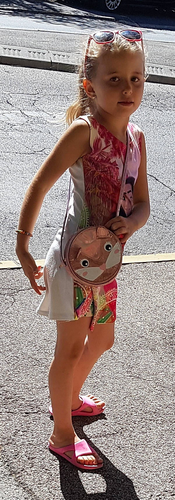 Ava a rejoint le concours — aidez-le/la à gagner de superbes lots ! abdomen, active_tank, chest, joint, overall, pattern, person, shoulder, sleeveless_shirt, stomach, thigh, trunk, waist