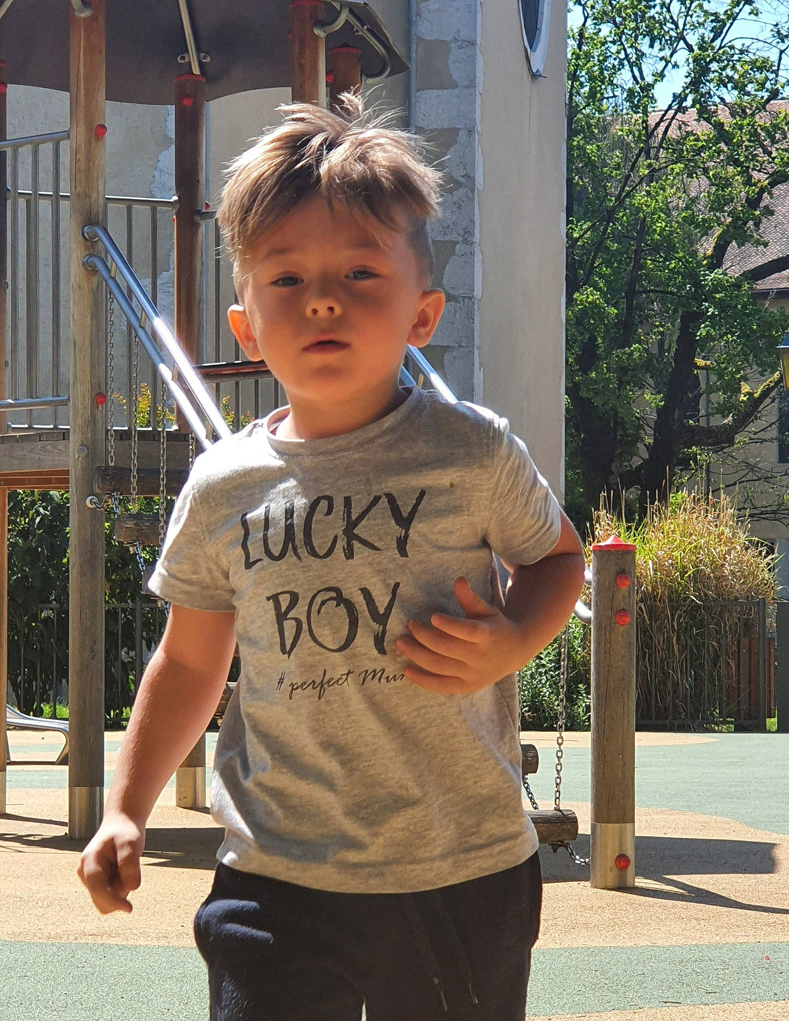 Arslan a rejoint le concours — aidez-le/la à gagner de superbes lots ! child, fun, person, photography, shirt, shoulder, sleeve, smile, summer, t_shirt, toddler, top, vacation