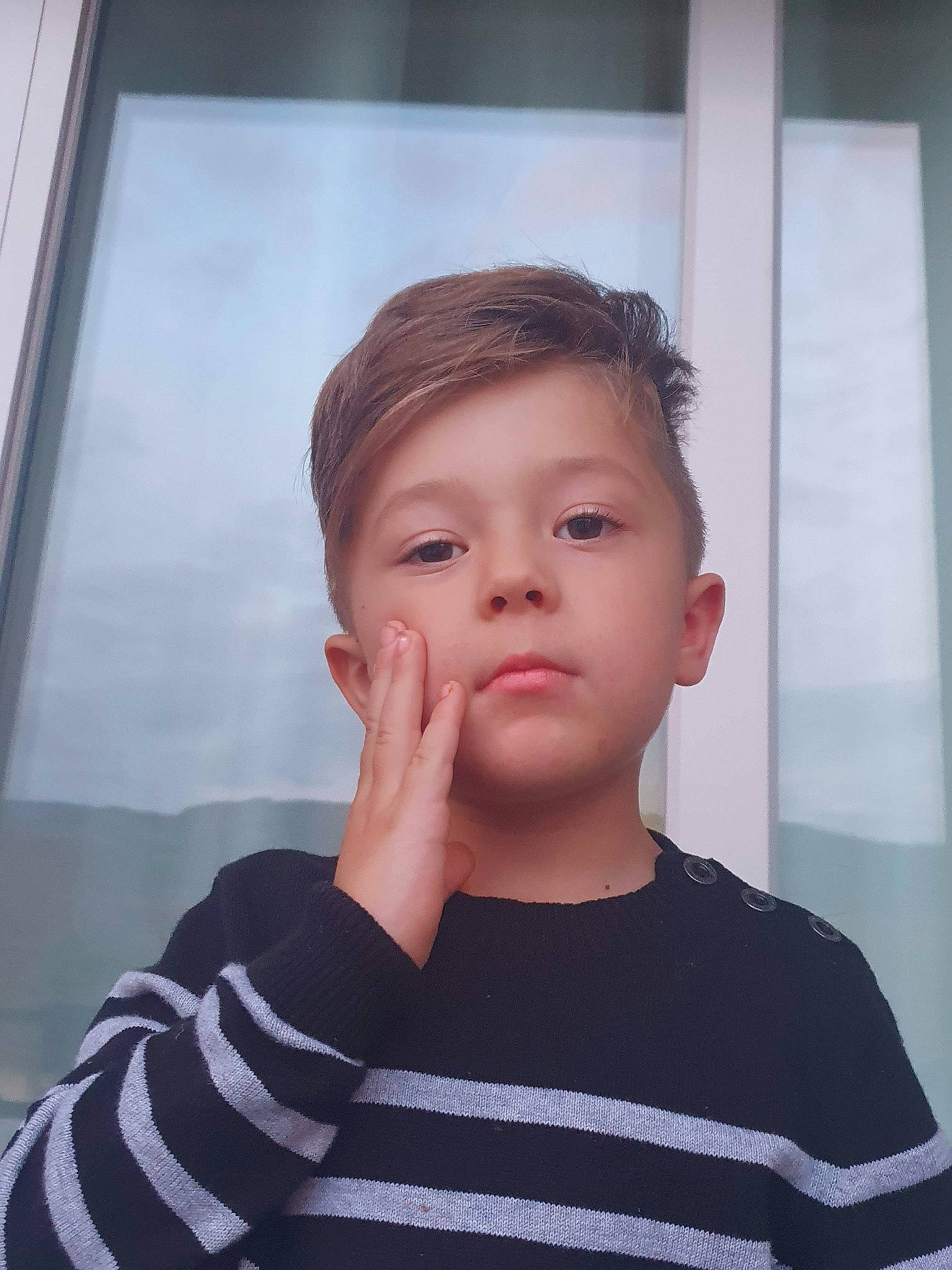 Arslan participe au concours pour gagner de l'argent avec cette photo : cheek, child, chin, eyebrow, face, forehead, hair, hairstyle, head, neck, nose, person, toddler