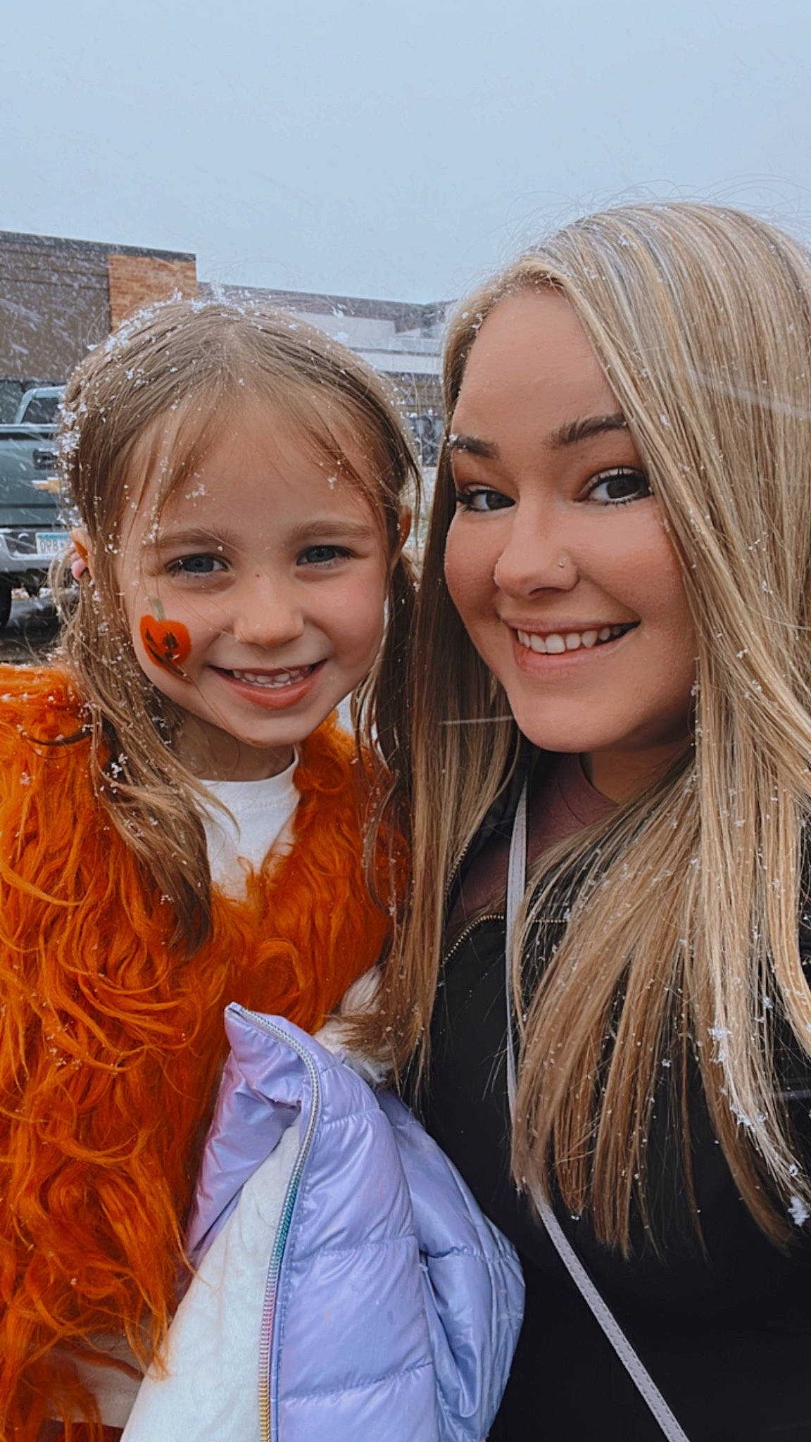 Stella is registered to the contest to win money with this photo: cool, event, eye, eyelash, face, facial_expression, fun, gesture, hair, hairstyle, happy, iris, joy, layered_hair, lip, long_hair, makeover, outerwear, person, skin