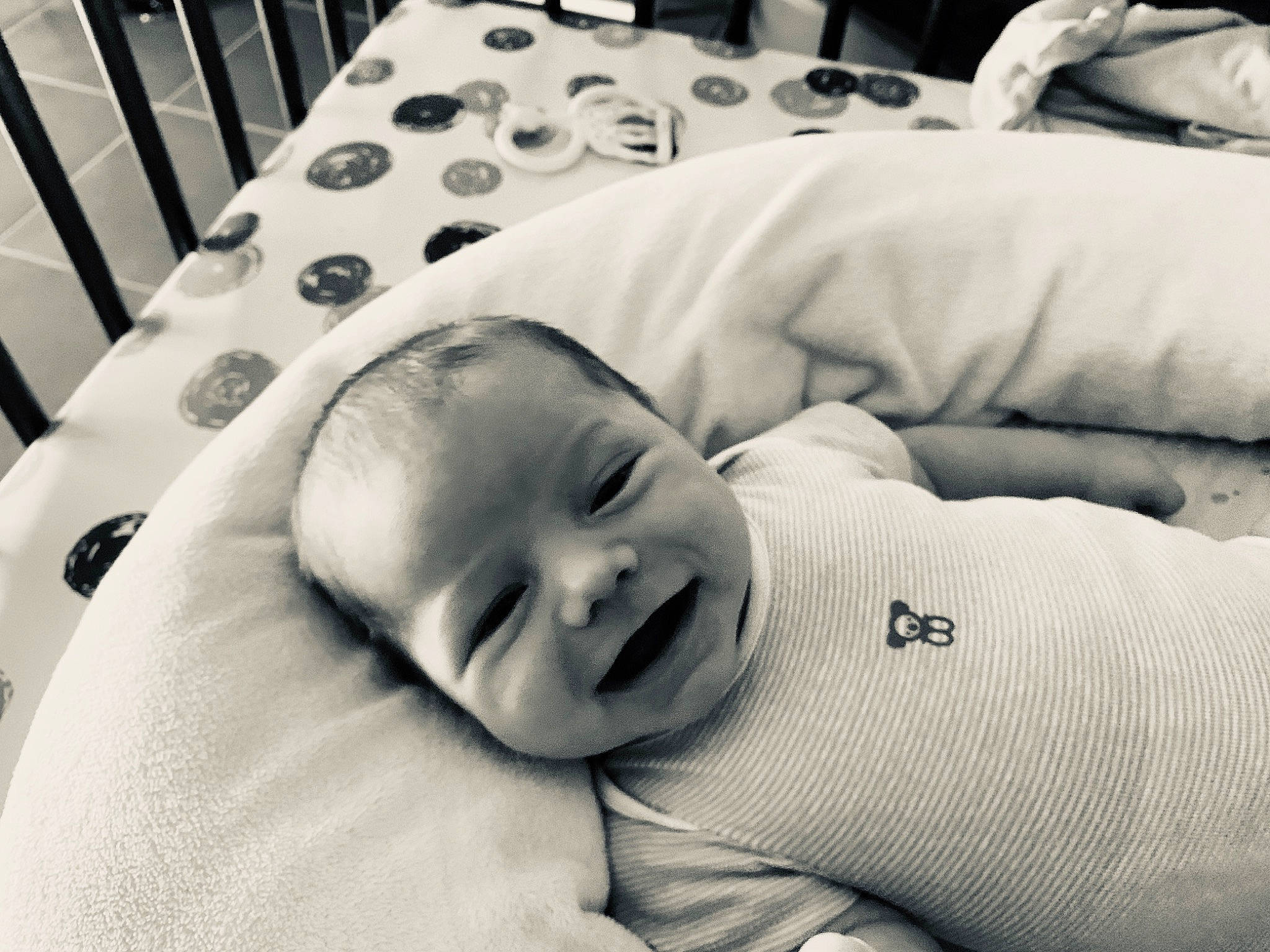 Nolan a rejoint le concours — aidez-le/la à gagner de superbes lots ! baby, baby_sleeping, bedtime, birth, black_and_white, child, comfort, joy, monochrome, nap, person, photography, sleep, style, toddler