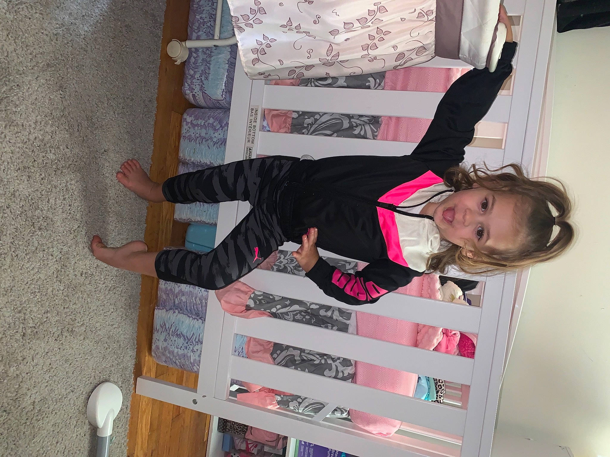 Adrijana is registered to the contest to win money with this photo: outdoor_shoe, person, pink, shoe, walking_shoe