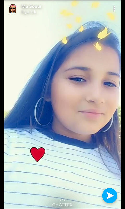 Isabelle participe au concours pour gagner de l'argent avec cette photo : beauty, black_hair, blue, cheek, chin, emotion, eye, eyebrow, face, facial_expression, forehead, girl, head, human_hair_color, lip, nose, person, photography, selfie, smile