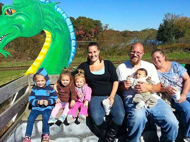 Amara is registered to the contest to win money with this photo: amusement_park, family, fun, joy, leisure, people, person, product, recreation, tourism, vacation