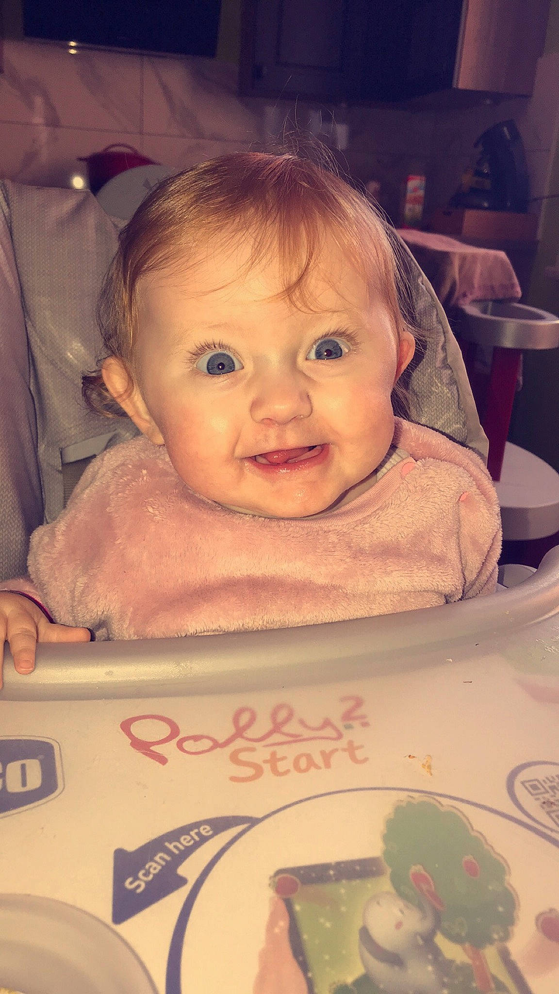 Melina participe au concours pour gagner de l'argent avec cette photo : baby, cheek, chin, eyebrow, eyelash, facial_expression, finger, forehead, hairstyle, happy, iris, lip, mouth, nose, organ, person, product, skin, smile, toddler