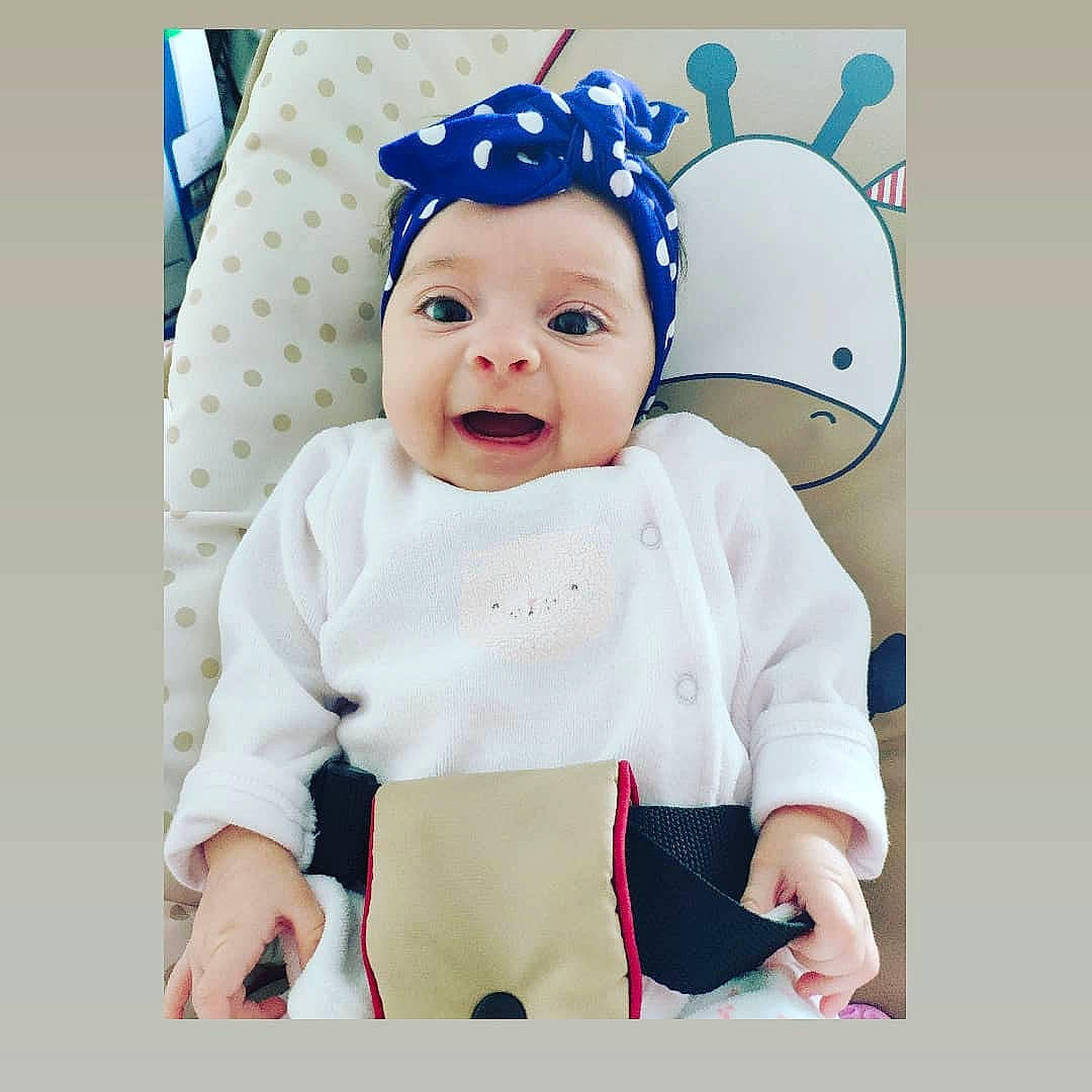 Nina-rose participe au concours pour gagner de l'argent avec cette photo : baby, baby_laughing, baby_products, baby_toddler_clothing, child, crown, fashion_accessory, hair_accessory, headgear, headwear, person, pink, product, sleeve, smile, toddler