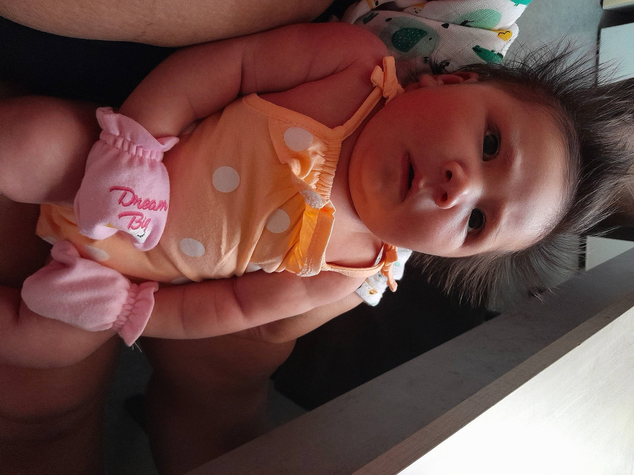 Tuiariki a rejoint le concours — aidez-le/la à gagner de superbes lots ! baby, cheek, chest, child, eye, eyelash, finger, fun, human_body, iris, lip, mouth, neck, nose, organ, person, skin, stomach, thigh, toddler